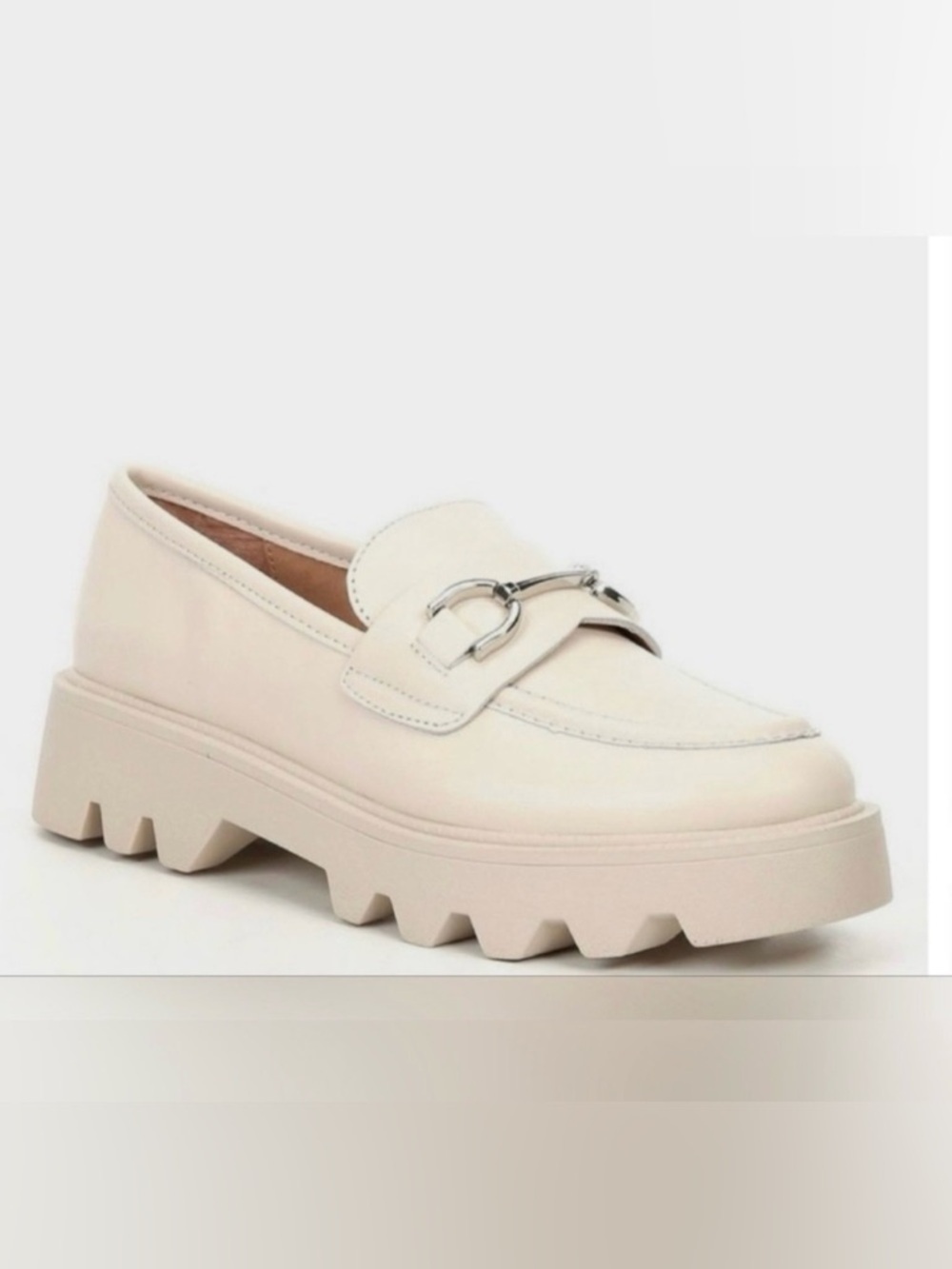 Chelsea & Violet Vera Leather Slip-On Lug Sole Platform Loafer Creme Size 7.5